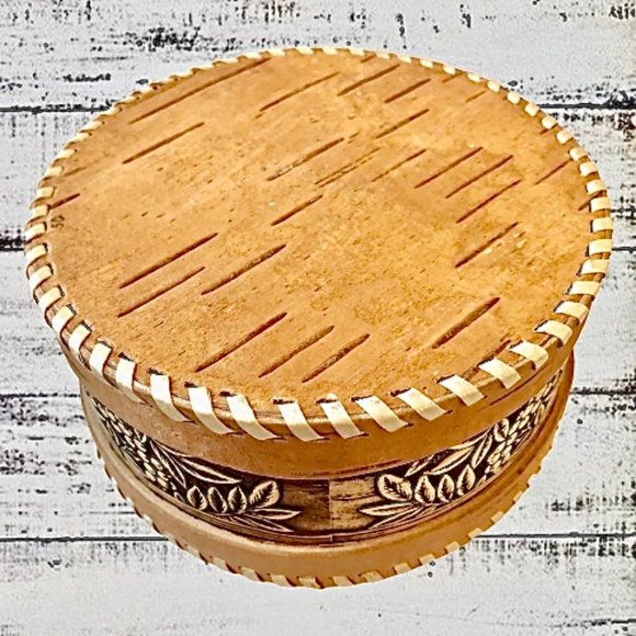 Vintage Birch Tree Bark Round Box with Lid Jewelry Trinket Intricate - Picture 5 of 11